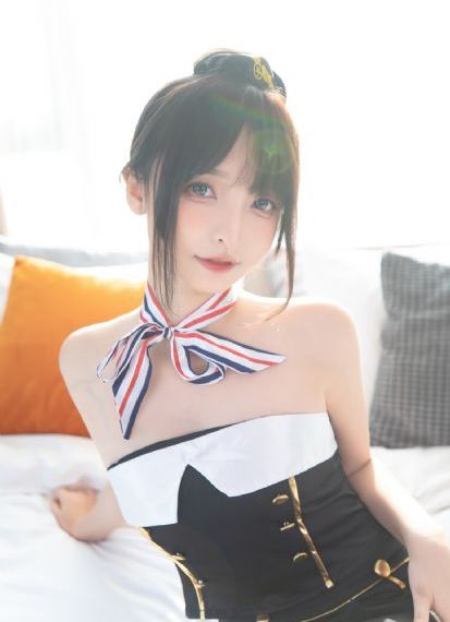 眼镜彼女