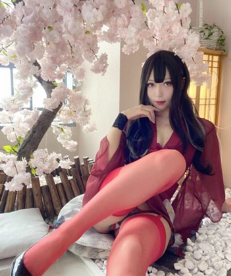 电影湿濡的女人
